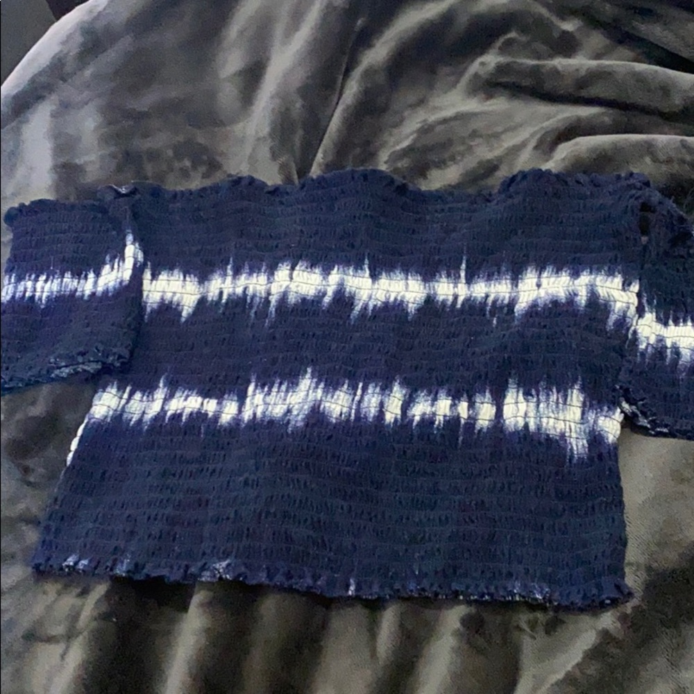 crop top with optional sleeves